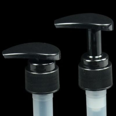 Leakproof PPは外のばねによって空気のない化粧品のローション ポンプ2.5CCを出力した肋骨で補強した