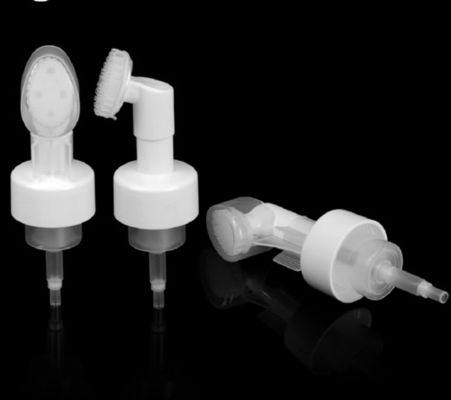 ブラシの顔の洗剤のブラシ ポンプを搭載する43mmの泡のびんブラシのシリコーンの表面洗浄